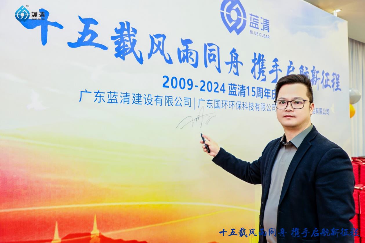 全系四驱2.3T动力！2027款新福特探险者SUV上市：30.98万起